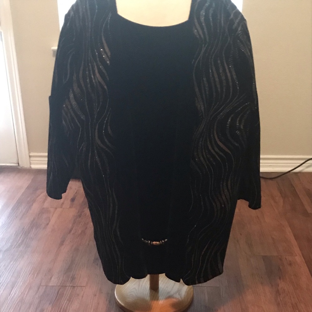 Beautiful classy women’s Jacket with inner tank 🌹